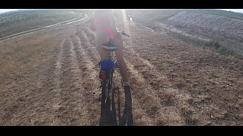 Fietsen en daarna een pijpbeurt geven